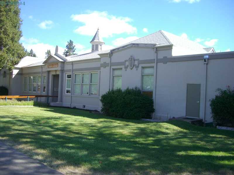 Butte Falls, Oregon is in an area of fantastic scenery including Mt
